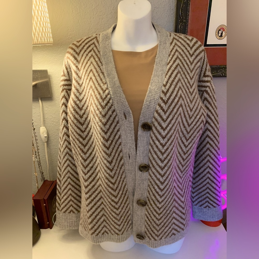 🤎🤍 Ann Taylor herringbone Cardigan Sweater